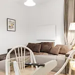 Budget Apartments Well Connected To The Whole City